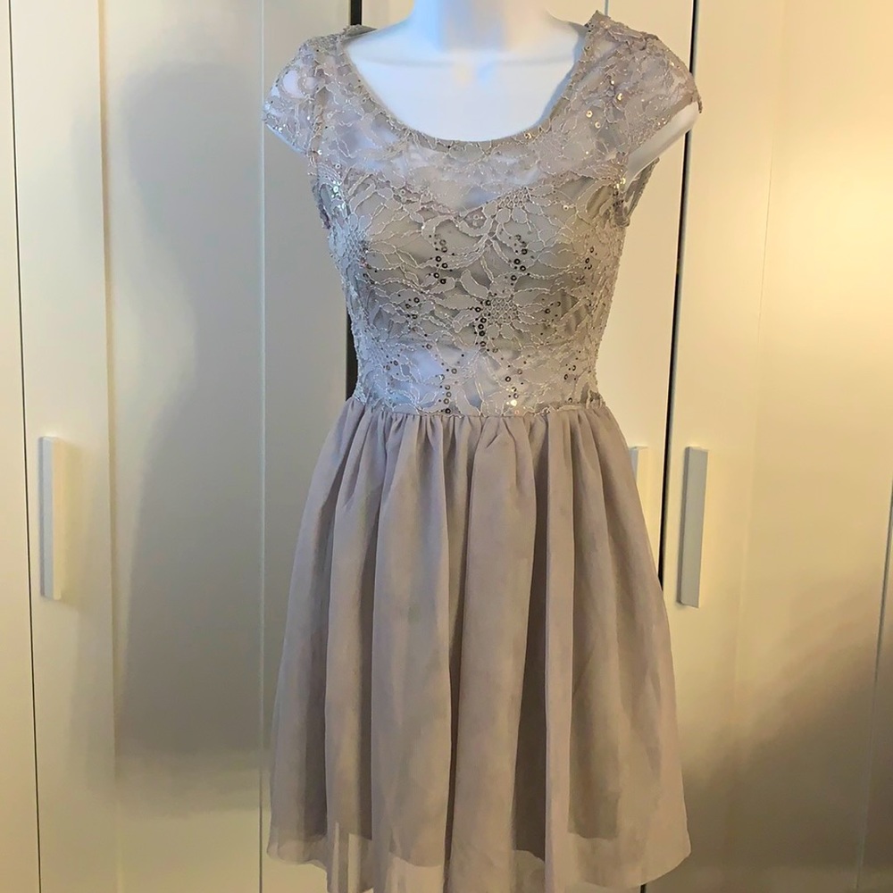 Forever 21 gray lace sequin dress